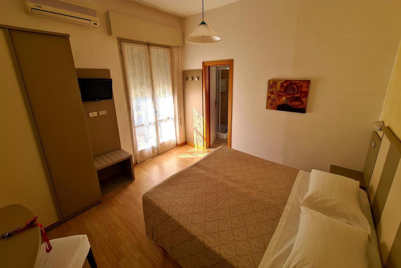Hotel Camelia Rimini Ngoại thất bức ảnh