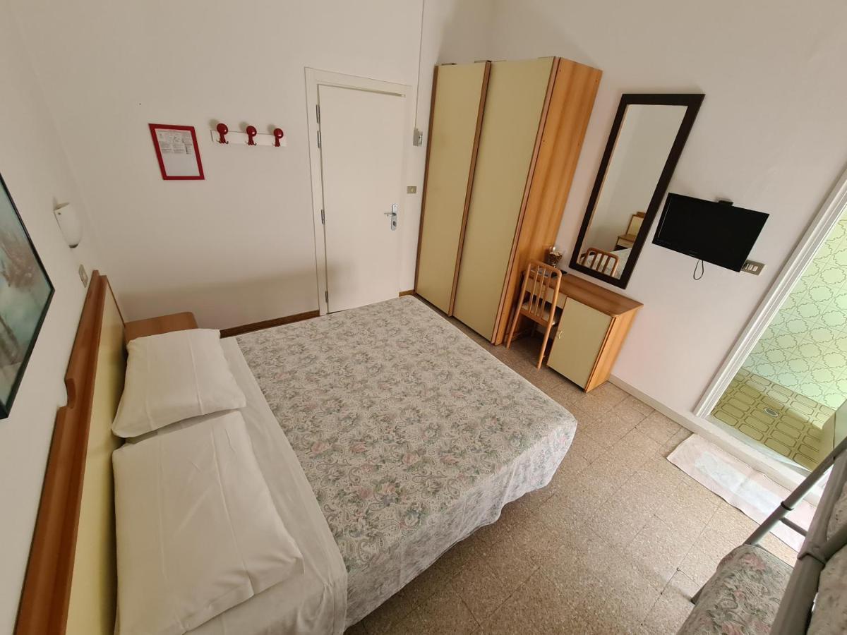 Hotel Camelia Rimini Phòng bức ảnh